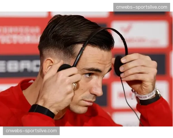 西班牙国家队主帅德拉富恩特现场考察皇家社会前锋巴雷内切亚