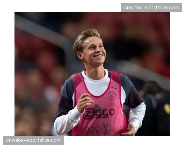 莱比锡与19岁青训中场核心施马尔茨完成续约，合同至2029年