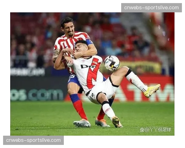 场上冲突:塞维利亚与瓦伦西亚球员因一次铲抢发生争执 场上冲突:塞维利亚与瓦伦西亚球员因一次铲抢发生争执